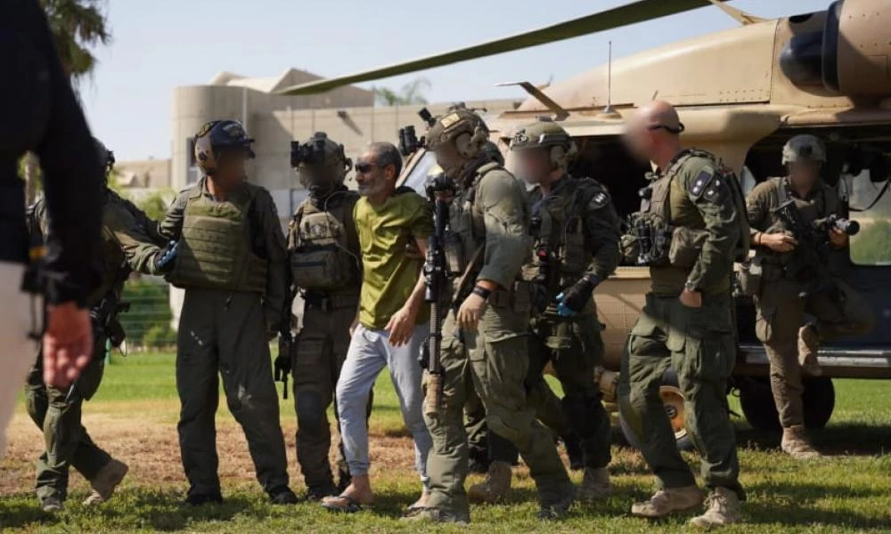 Πλάνα των IDF δείχνουν τη «σύνθετη» επιχείρηση διάσωσης Ισραηλινού ομήρου μετά από 326 ημέρες
